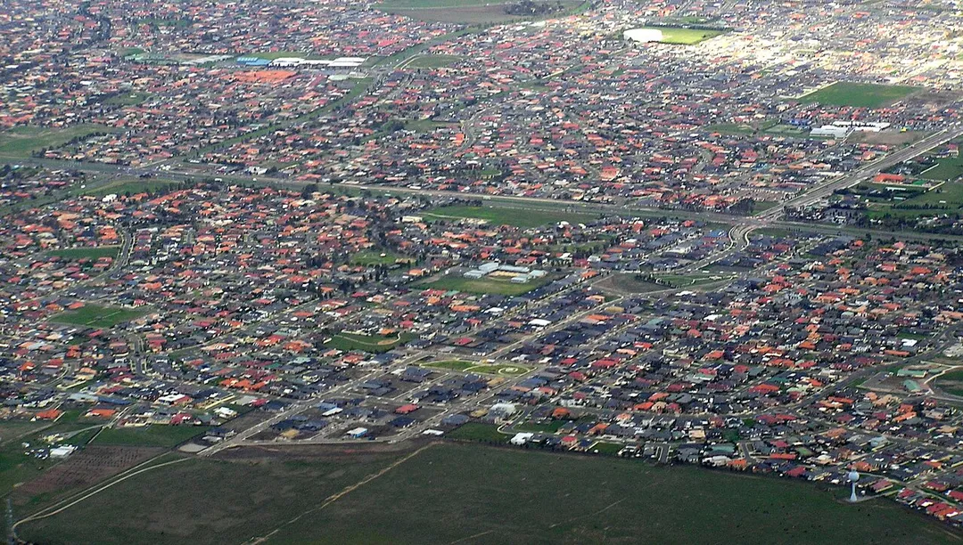 Hillside Victoria aerial photo from north west.  The Calder Park Drive cuts off the top left corner, is the eastern boundary of Hillside suburb.  The southern boundary is behind the reservoir