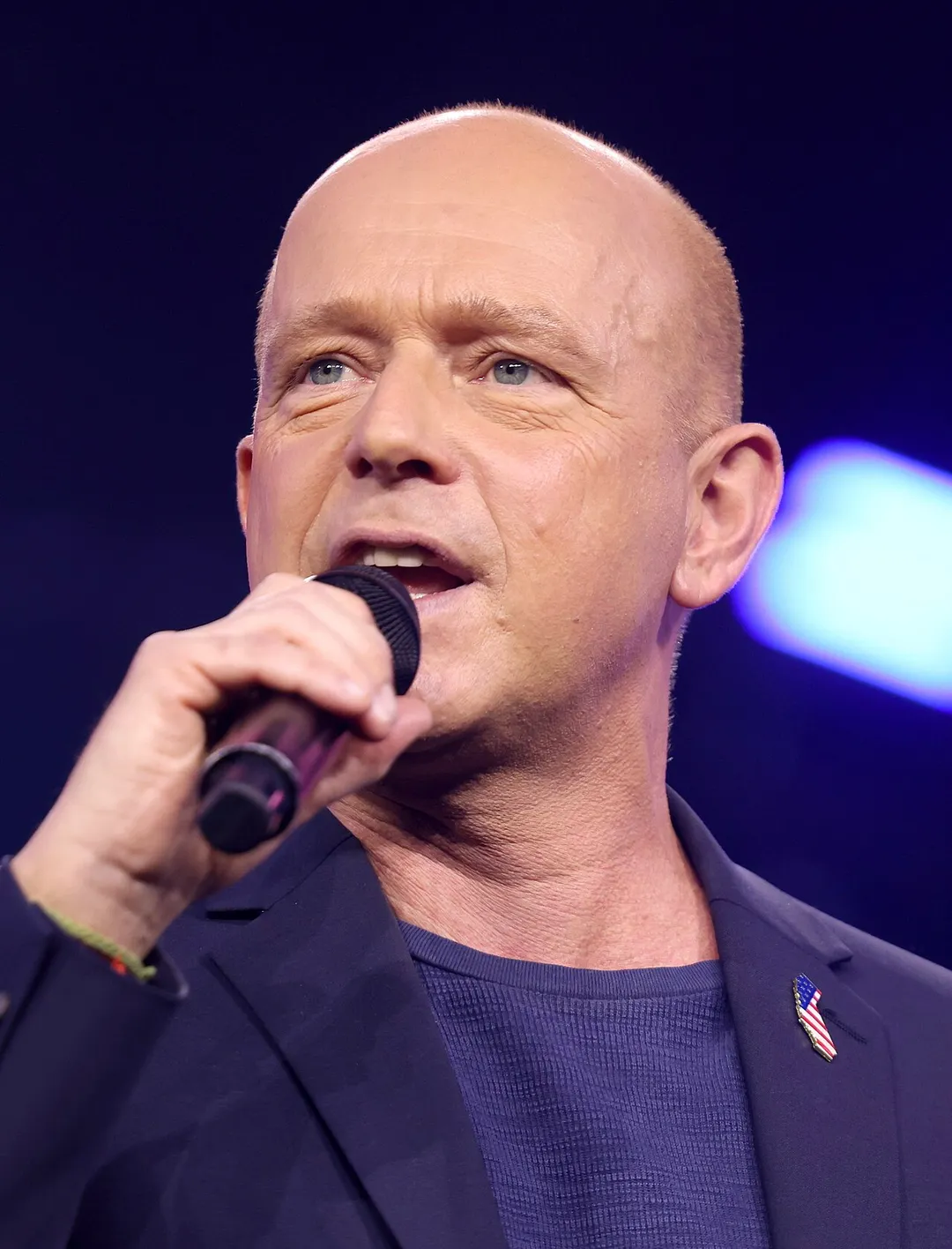 Steve Hilton speaking with attendees at the 2024 AmericaFest at the Phoenix Convention Center in Phoenix, Arizona.