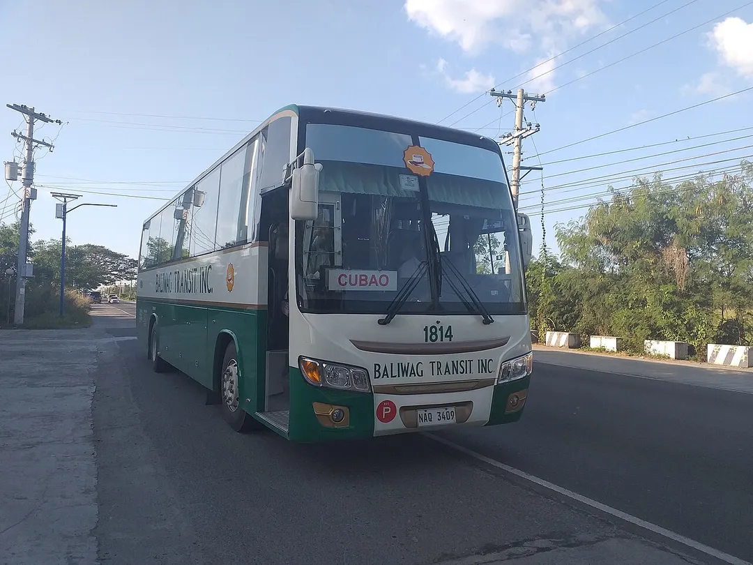 Baliwag Transit 1814 Hino RM2P Grandeza with Plate Number NAQ-3409 going to Cubao Quezon City via Gapan City, Nueva Ecija. Photoshoot location at Km. 104 Maharlika Highway, Barangay Luna, Santa Rosa City, Nueva Ecija. Our landmark: Honda Cars Nueva Ecija 🇵🇭