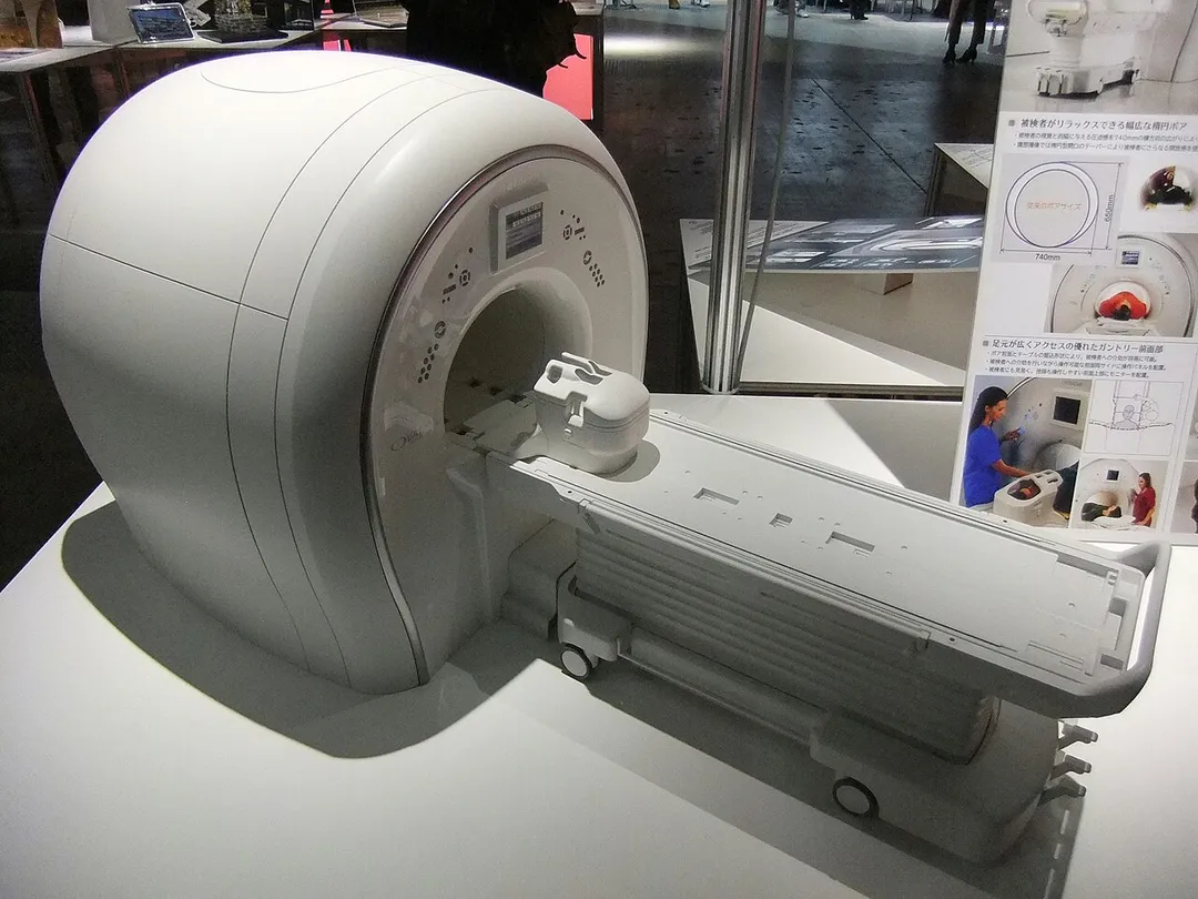 MRI ECHELON OVAL manufactured ​​by Hitachi Medical Corporation. Good Design Award 2012.