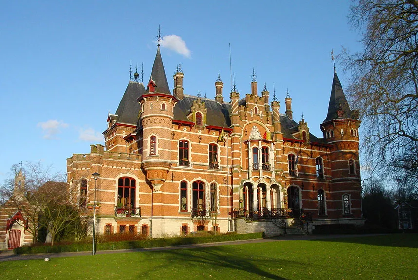 Hoeilaart Gemeentehuis (town hall) in de lente van 2006.