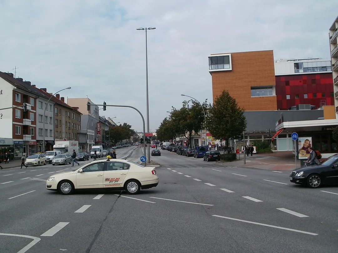 Blick entlang der Hoheluftchaussee Hamburg-Hoheluft.