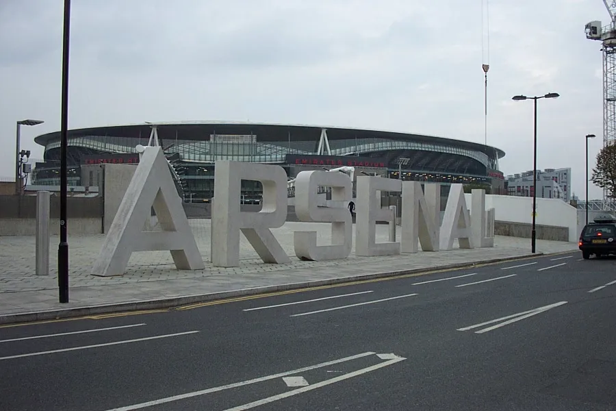 I took this photo on the South Bridge of the Emirates stadium, Tues 17th October 2006.