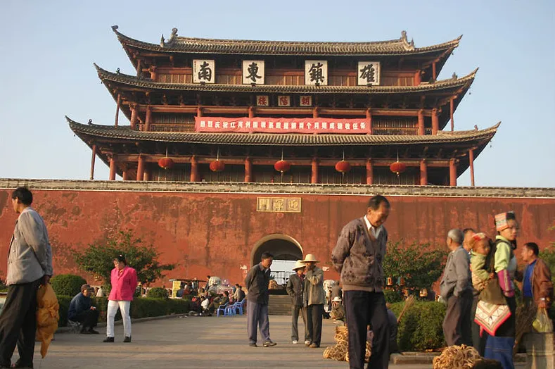 Chao Yang Lou (or Old City Gate) in Jianshui, Yunnan.  Took it myself (prat), 2004-11-07.