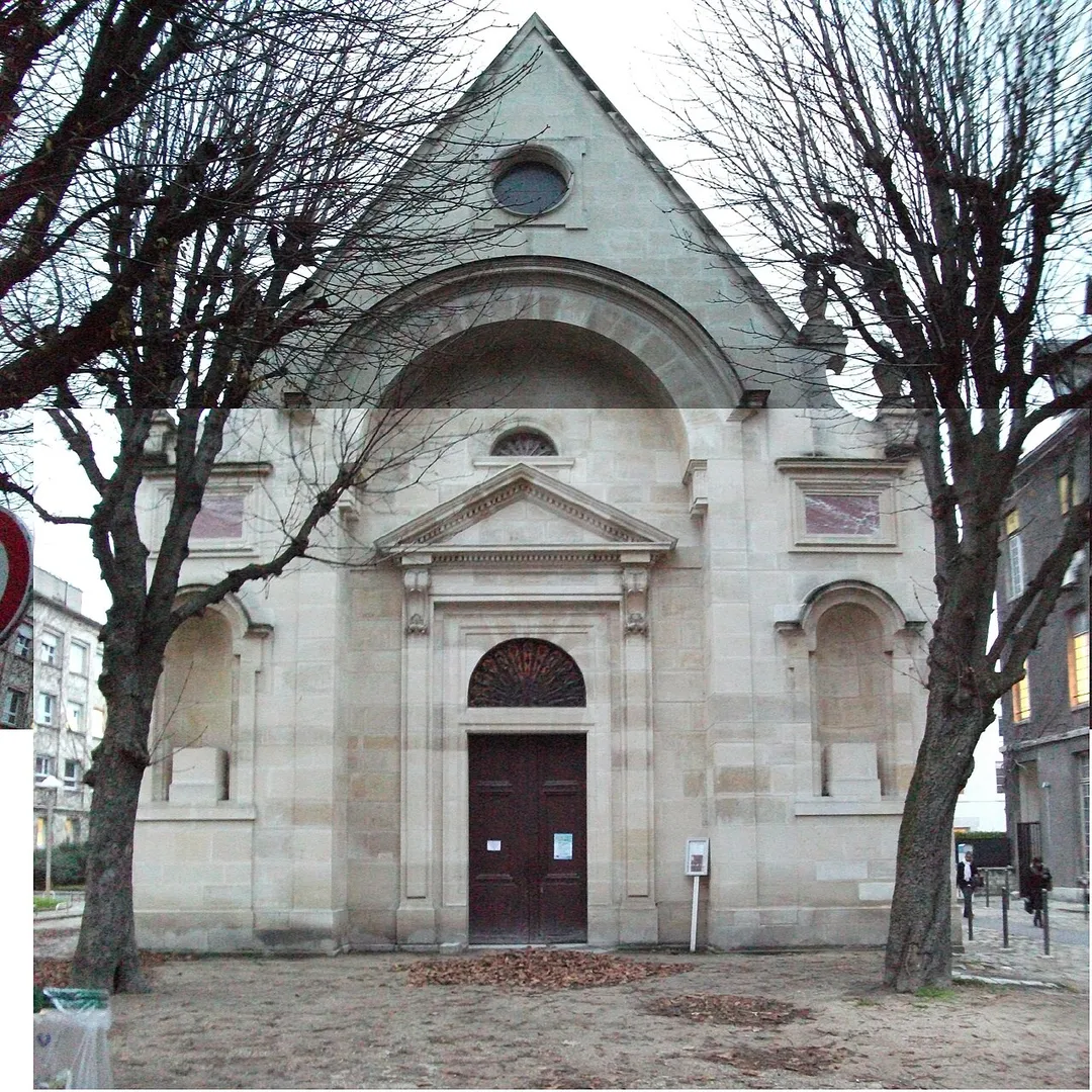 entrée de la Chapelle_de l'hôpital St-Louis de Paris. Monument historique construite à partir de 1607.