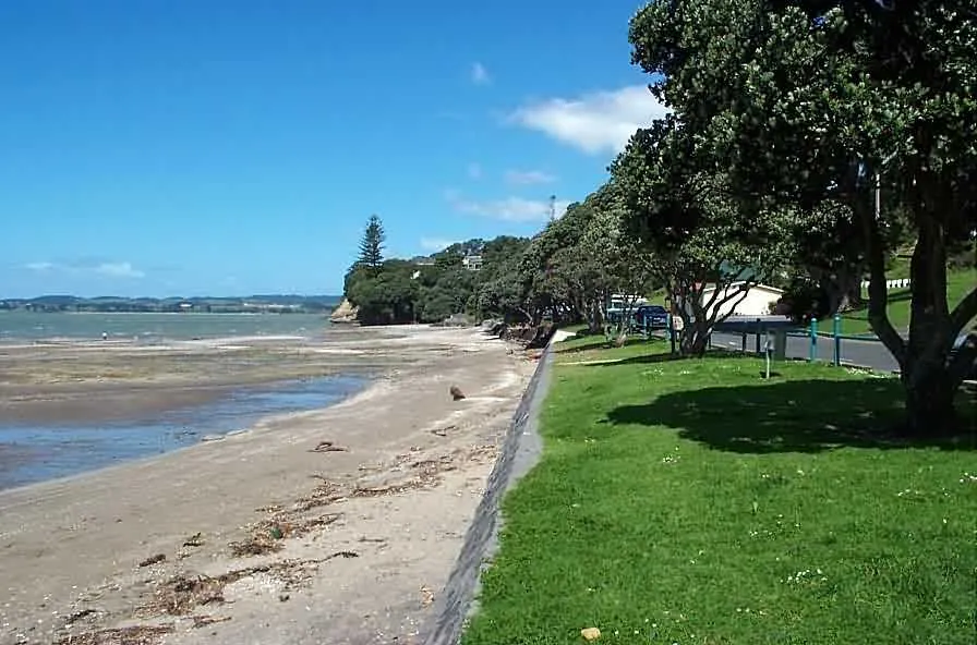 Howick Beach looking east.
