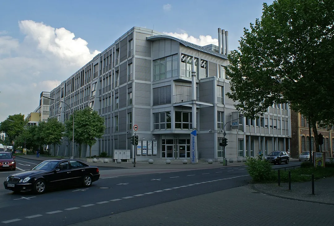 Hagen Campus in Köln-Humboldt/Gremberg, Rolshover Straße/Ecke Gottfried-Hagen-Straße