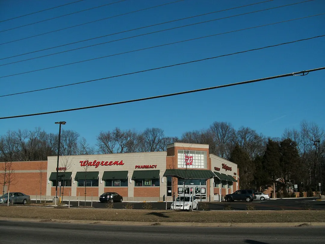 Commercial area along Route 1 in Hybla Valley, Virginia