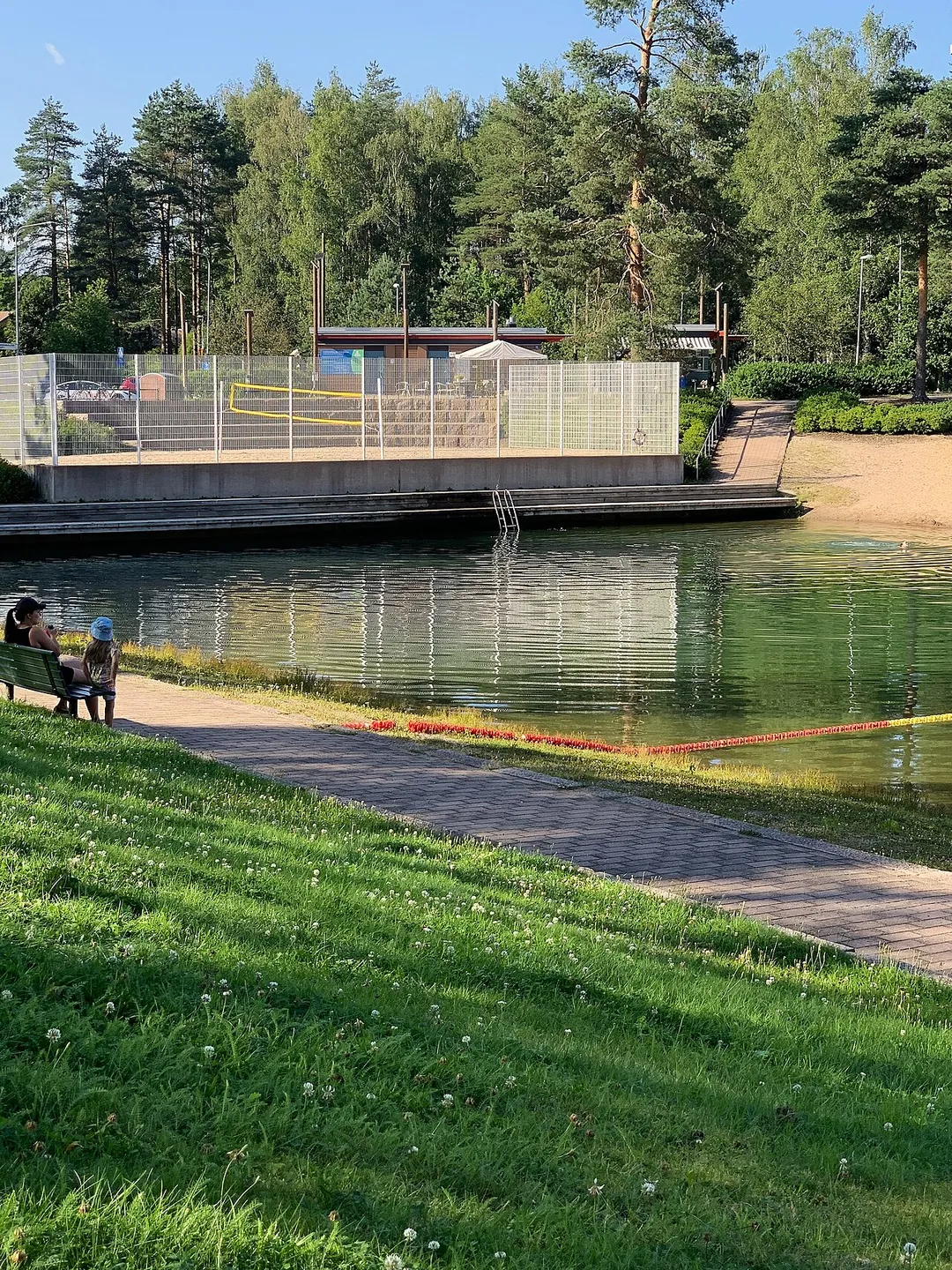Hyvinkään kaupunkisillan maauimala etelä-lounaan suunnasta 2025