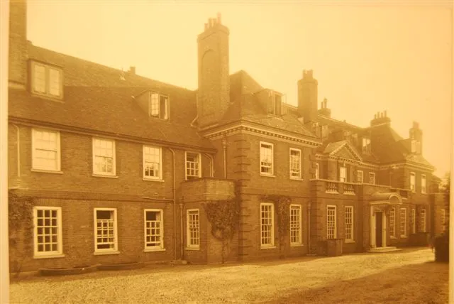 Photograph of the front of Main House, Ibstock Place School
