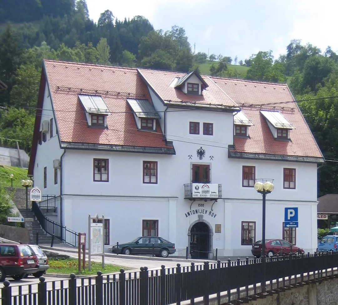 The mid-18th-century house Šelštev in front of Antonijev Rov, the mine entrance to the Idrija Mine. It was also the birthplace of the Slovene engineer Stanko Bloudek.

photo:Ziga 08:43, 9 November 2006 (UTC)