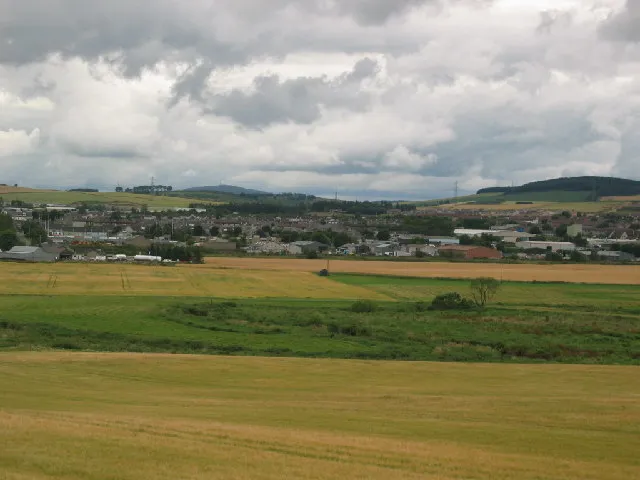 Across the flood plain of the River Urie Taken from the B 9170 looking south west across the grid square.