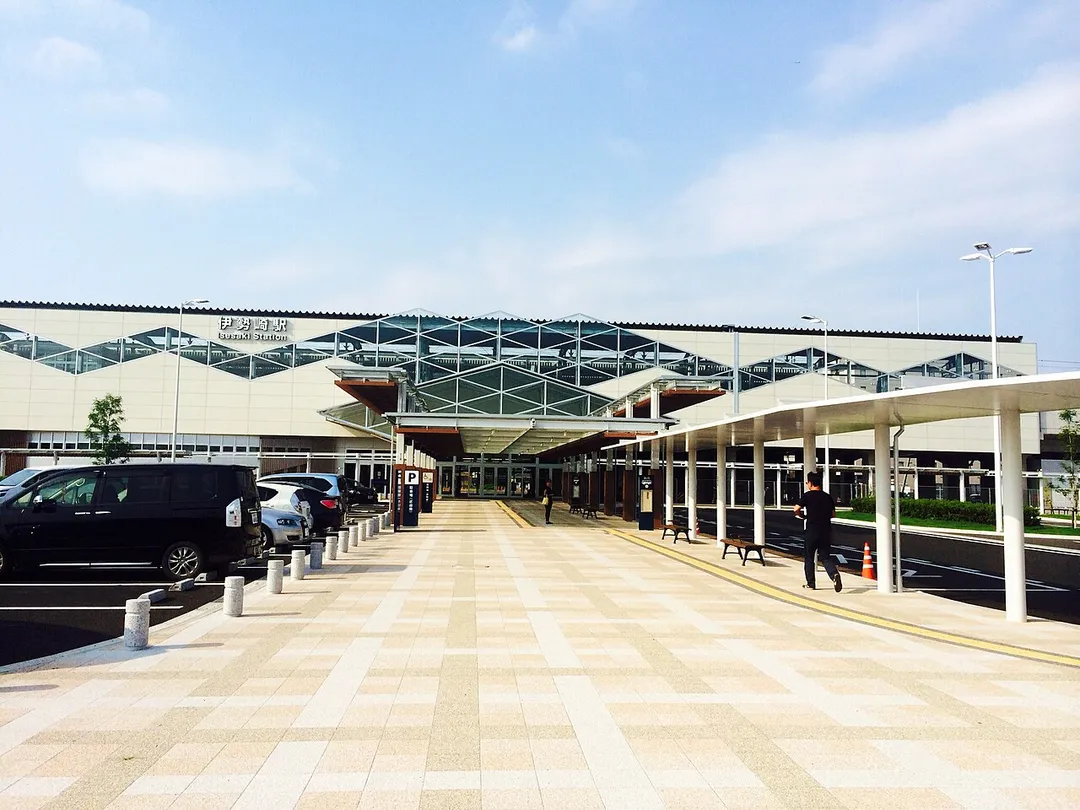 The south side of Isesaki Station on the Ryomo Line and Tobu Isesaki Line