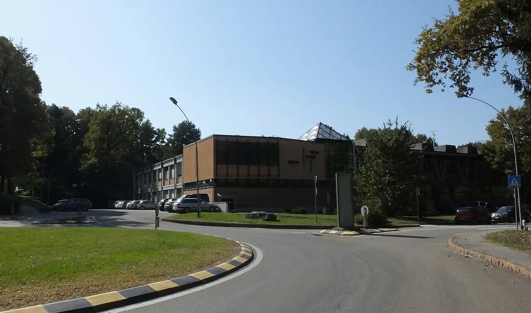 Wspólne Centrum Badawcze w Isprze. Centrum konferencyjne przy ulicy Francuskiej