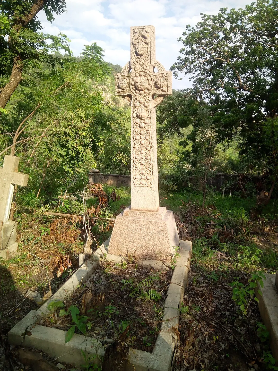 This is the grave of the then Chief Justice Alastaire Davidson, who died and was buried at Jebba in 1901. (1st April, 1865 to 29th July, 1901)