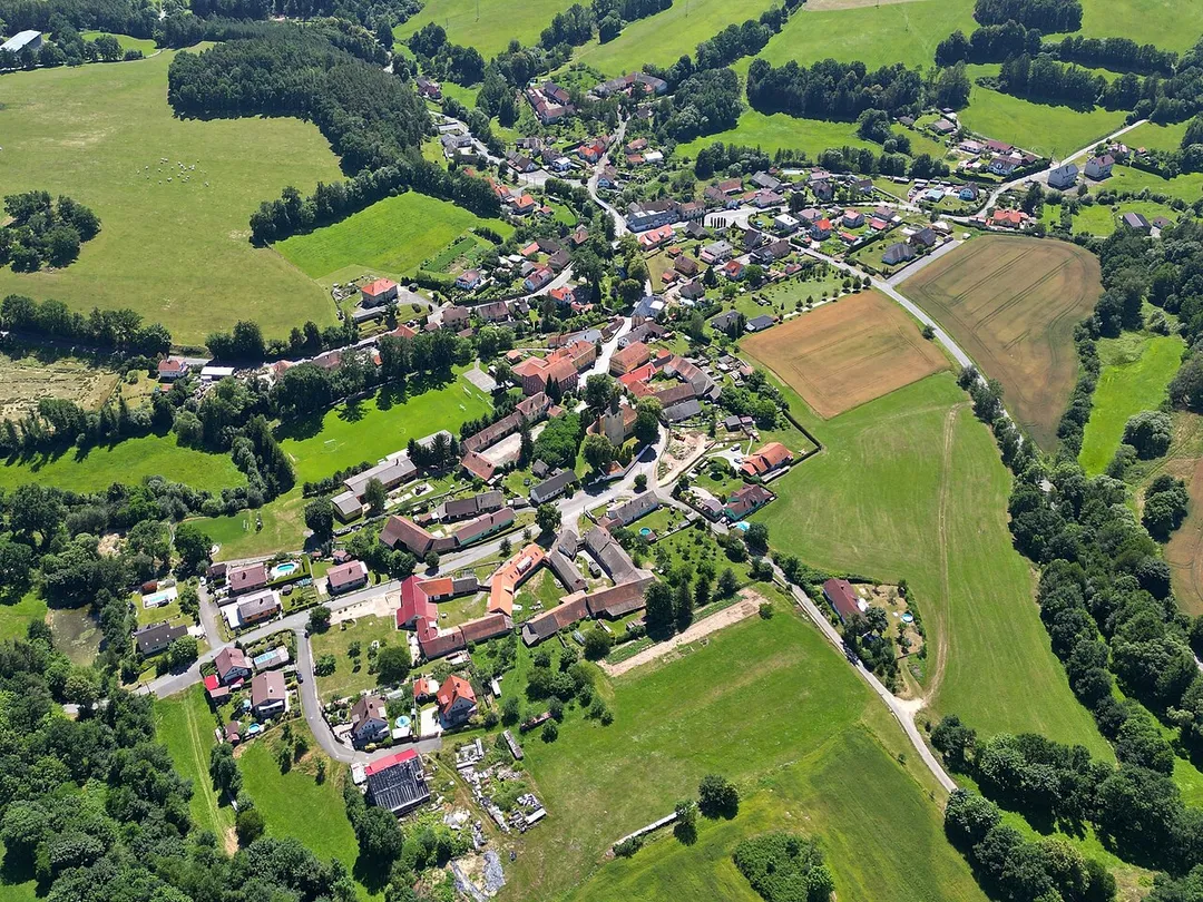 Pohled na Jesenici směrem od Hulína