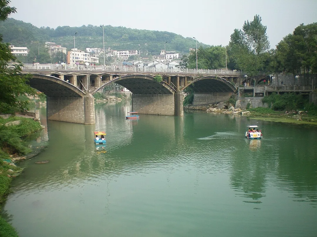 Picture of Dong River in Jishou (Hunan，China)