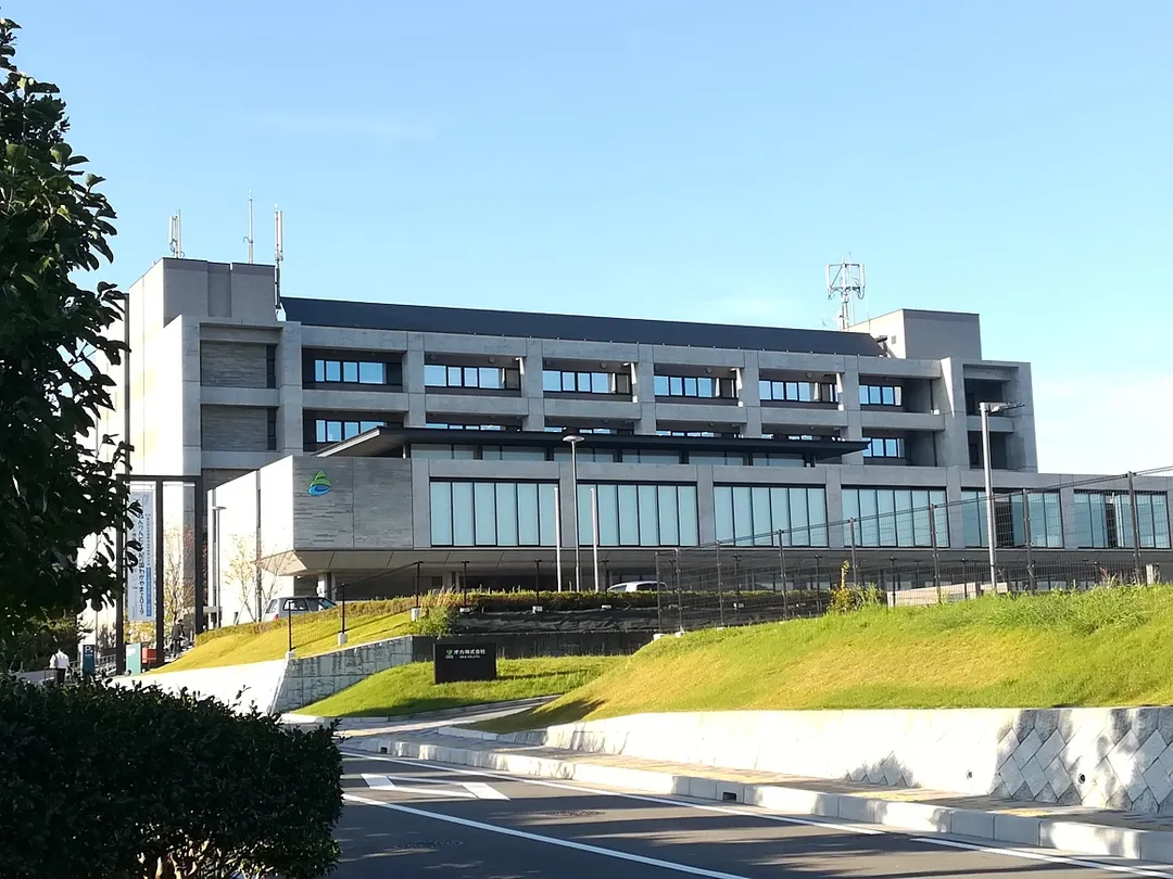 2017年、津波対策で海南市日方から海南市南赤坂の海南インテリジェントパークの高台に移転した。