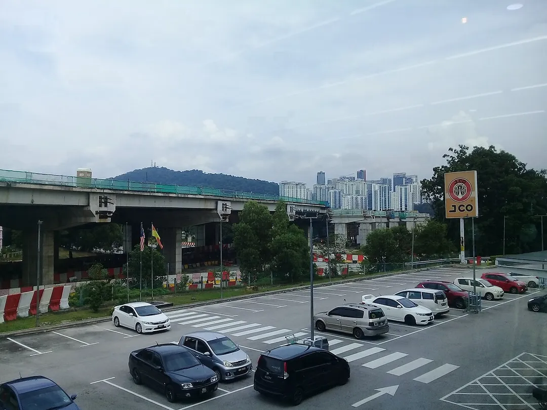 Plaza Tol Mutiara Damansara DASH sedang dibina. Diambil dari Giant Kota Damansara.