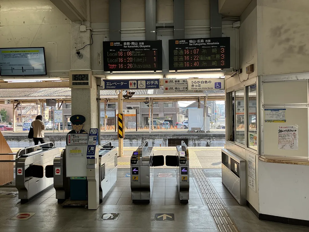 笠岡駅の改札口