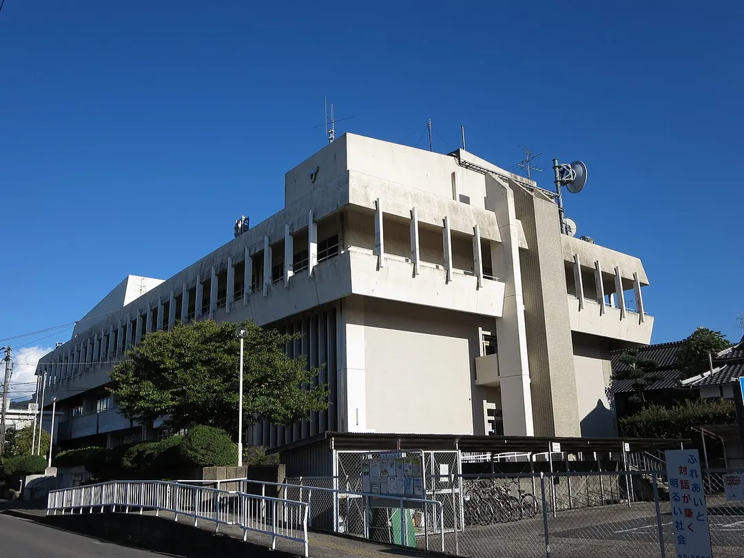 交野市役所を西側より撮影