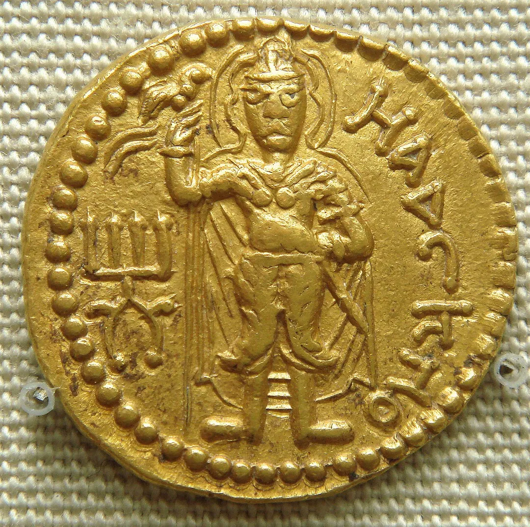 Reverse of gold coin of Huvishka. The Kushan deity Mahasena on reverse.