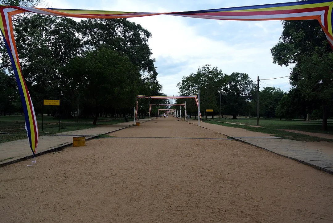 Path towards the Kiri Vehera, an ancient stupa revered by Buddhists and located on the Kataragama temple complex.