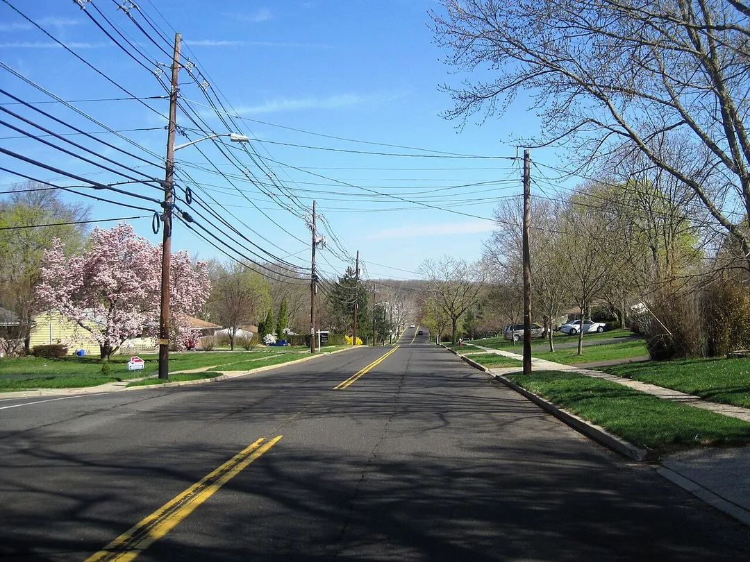 Photo of the en:census designated place of Kendall Park, New Jersey, a community within South Brunswick. Photo taken along westbound New Road.