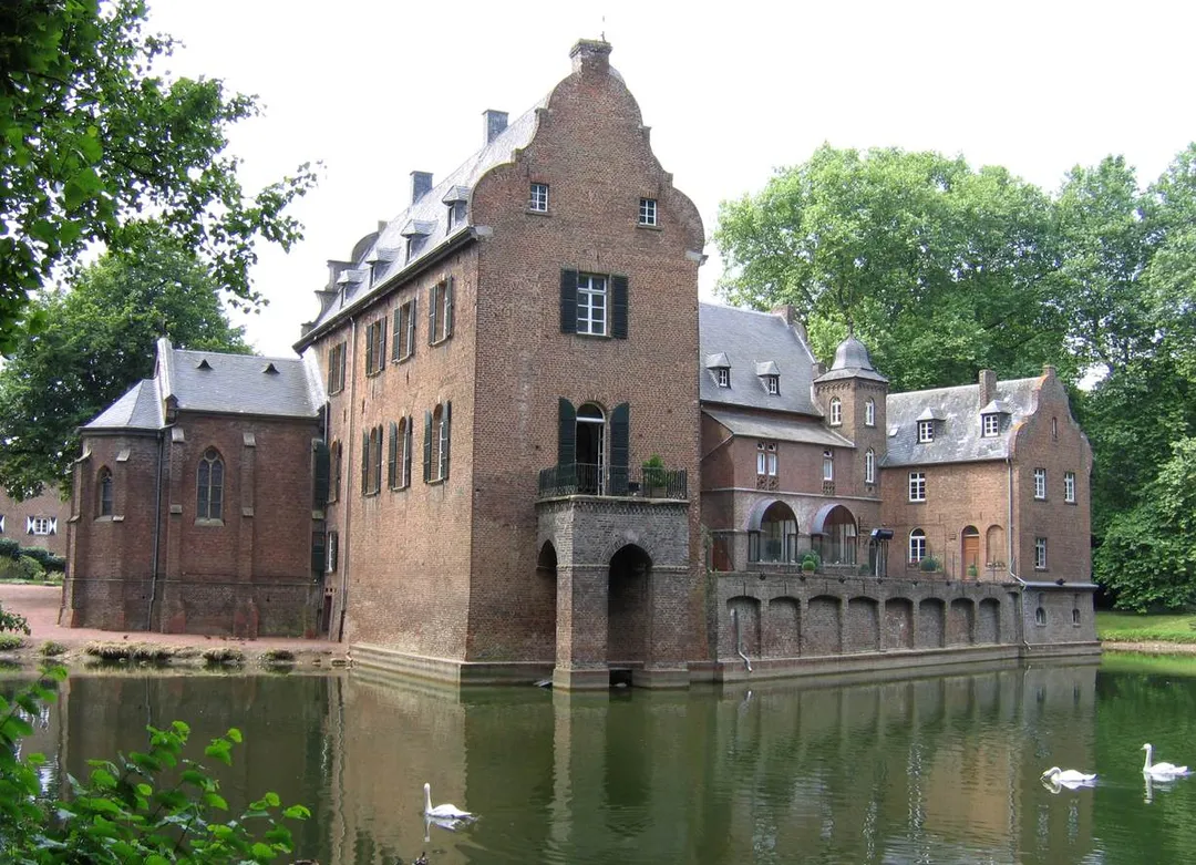 Burg Bergerhausen in Kerpen, Nordostseite