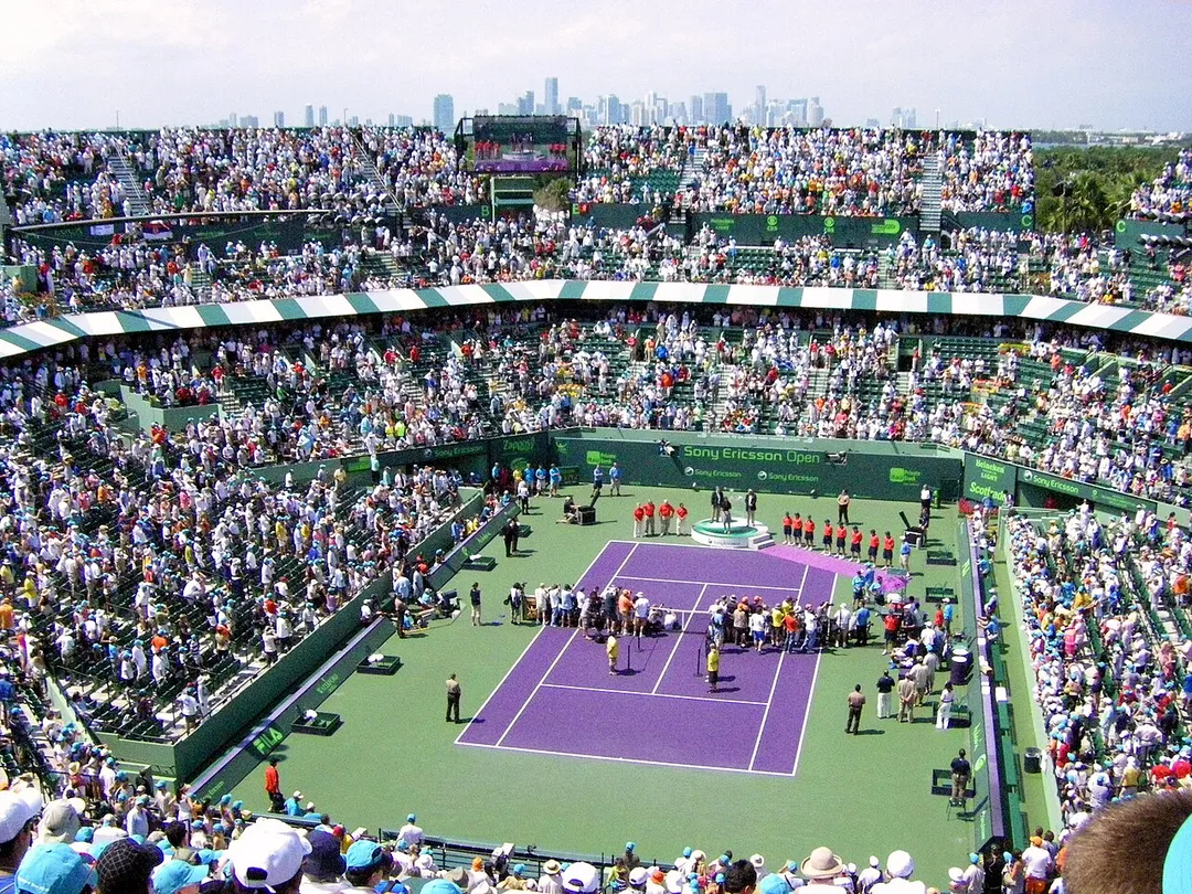 Sony Ericsson Open 2009 Mens Singles Final with Miami in the background.