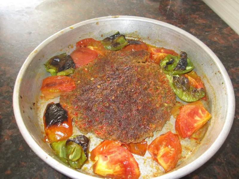 Kilis kebabı or "tepsi kebabı", a kind of Turkish kebab.