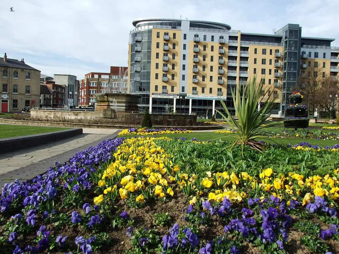 BBC Building seen across floral displays at Queen's Gardens.
Digital photograph taken 11 March 2007 by Austen Redman.