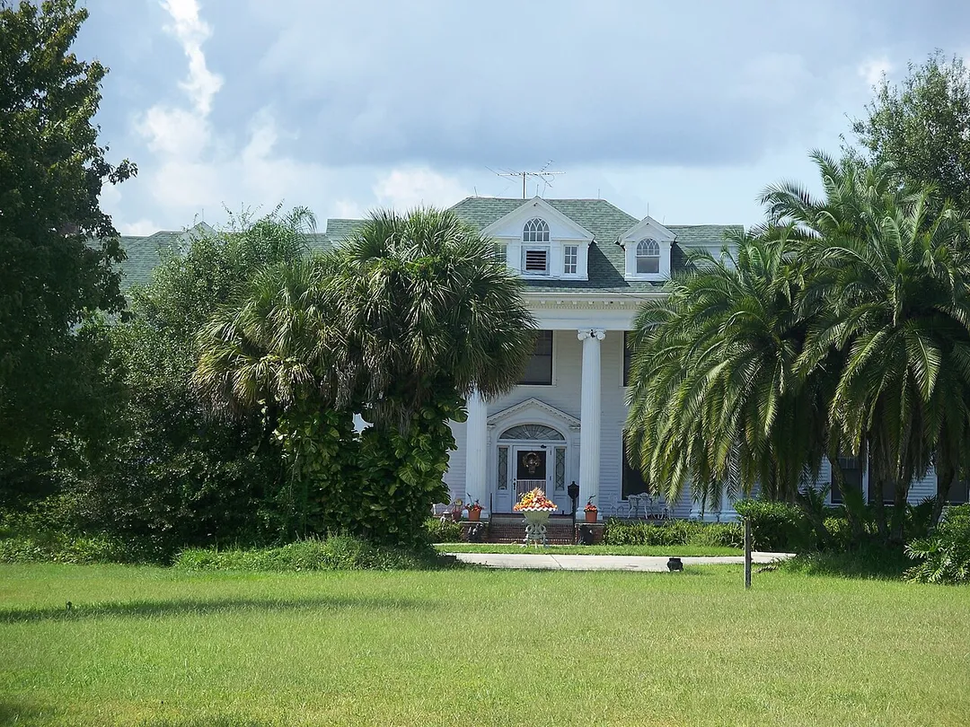 Kissimmee, Florida: Colonial Estate: