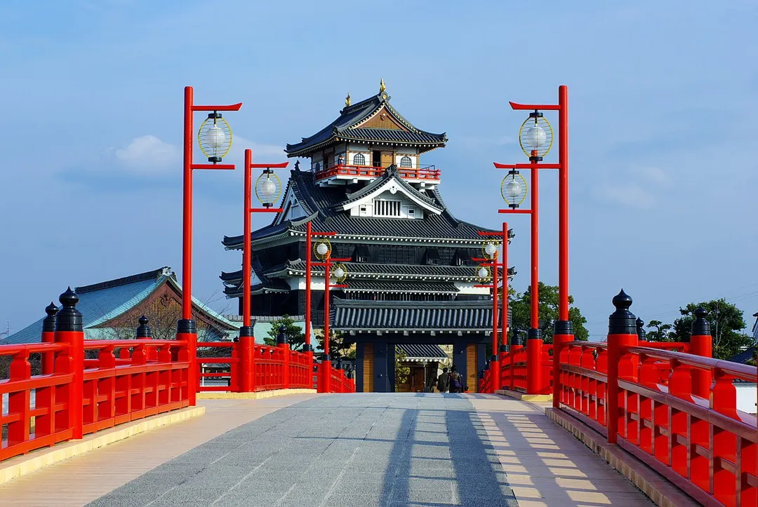 清洲城模擬天守と大手橋