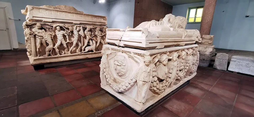Exhibits: sarcophagi and other antiquities from the ancient city of Çatalhöyük.
Artifacts consist of ceramic ware, stone and bronze wares, ornaments and inscriptions.