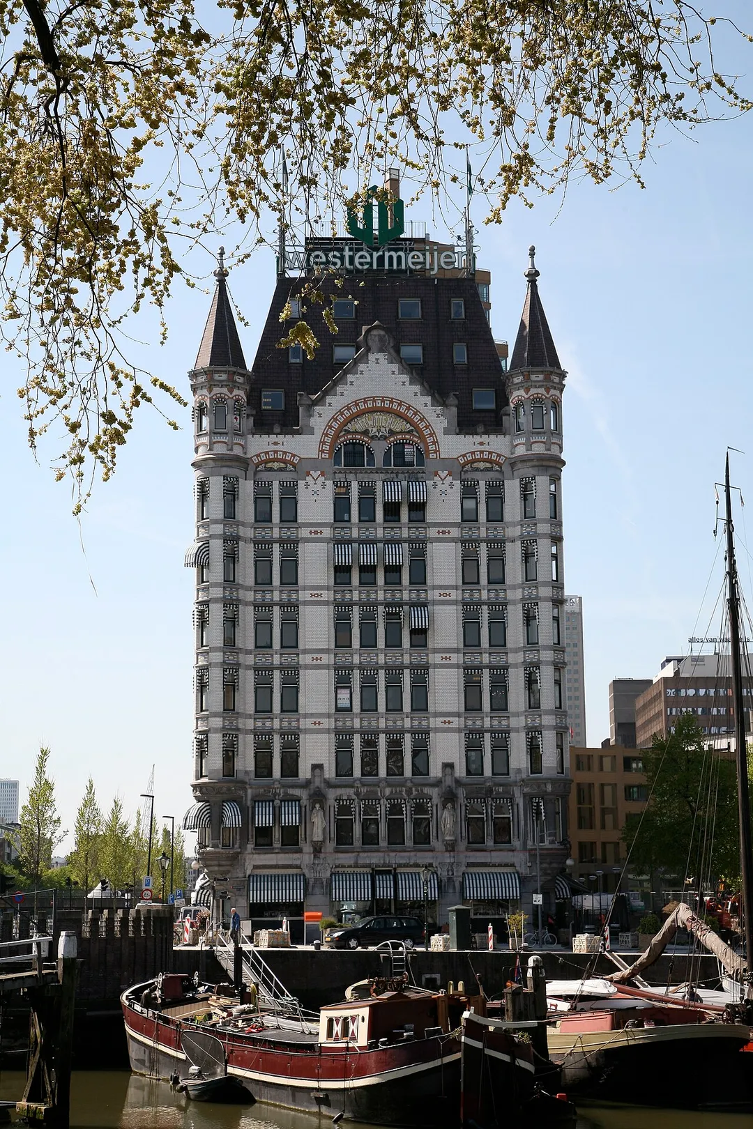 Zicht op een deel van het Witte Huis nabij de Oude Haven (Rotterdam)