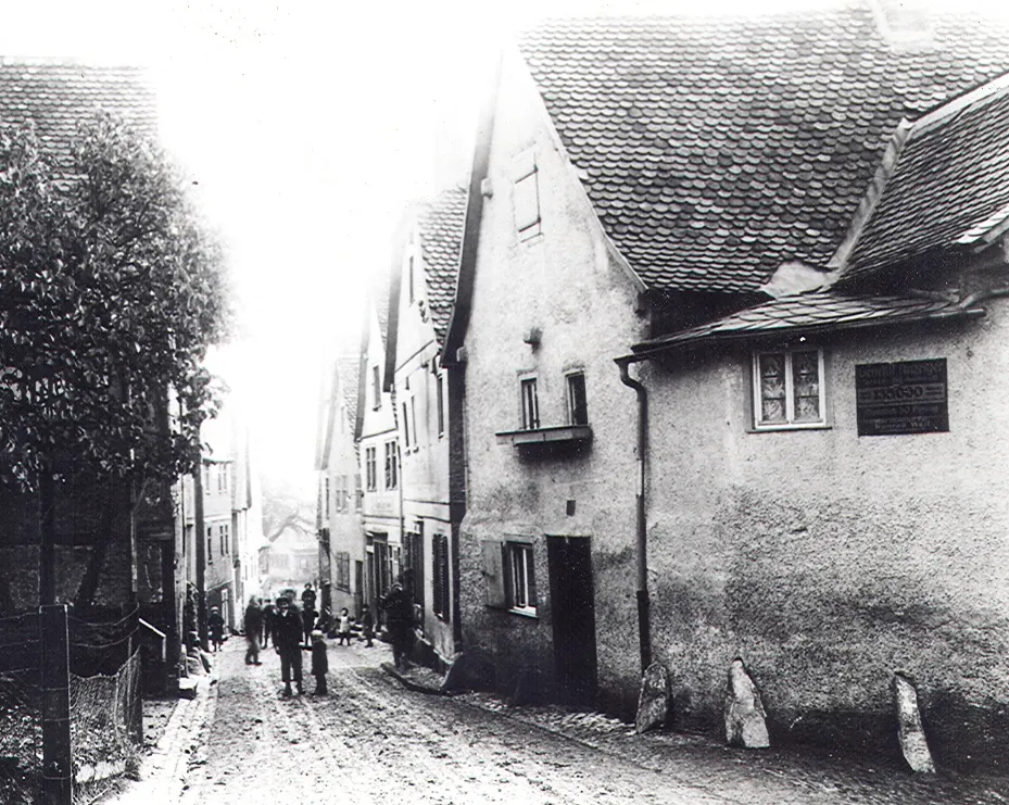 The Hauptstrasse (main street) in Cronberg (now: Kronberg im Tanus) around 1900.