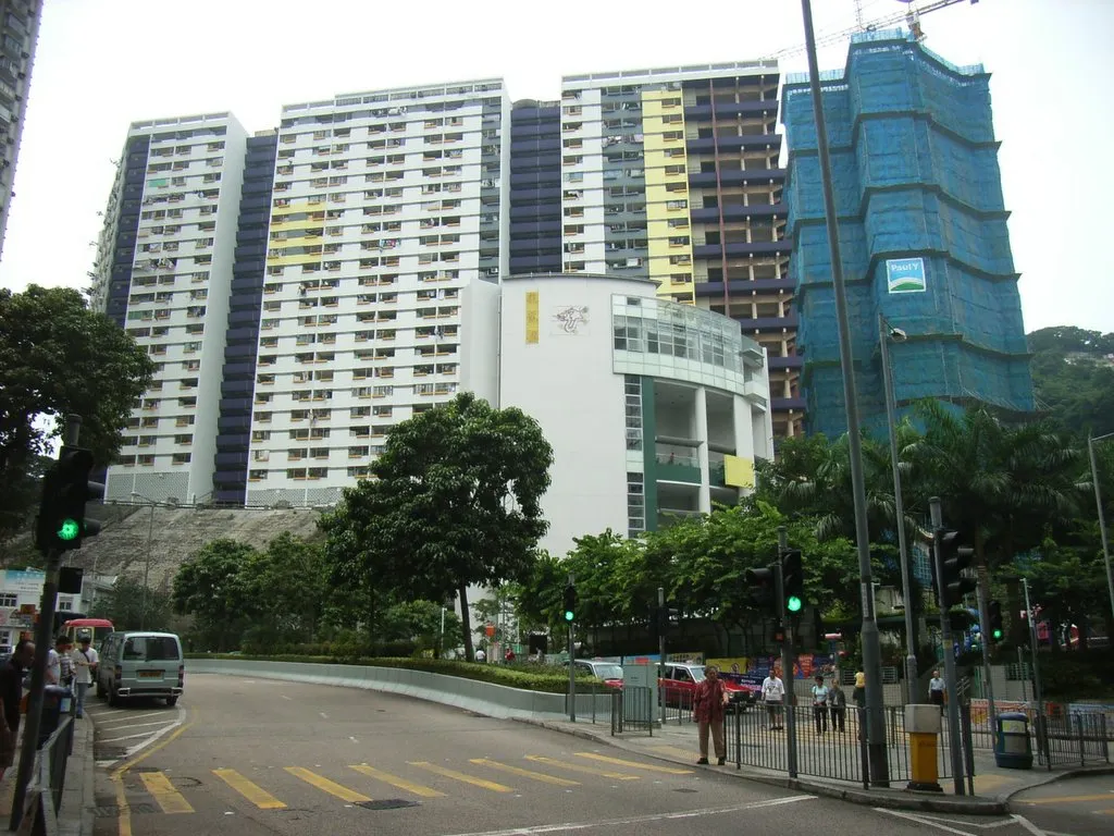 Smithfield 士美非路, Kennedy Town, Hong Kong (By KennedyTom).