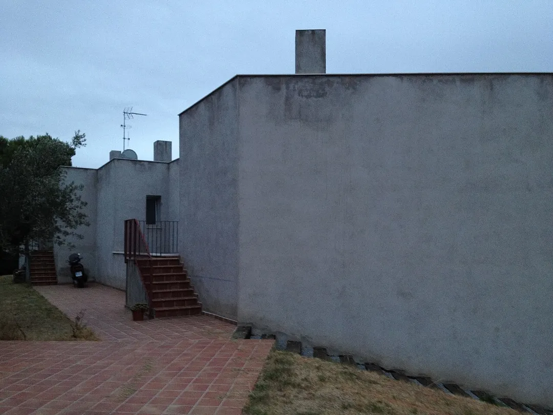 L'edifici inventariat amb l'IPA-28374 va ser enderrocat a la dècada del 2000. La casa unifamiliar de la imatge al carrer Sant Sebastià, 24 (l'Ametlla del Vallès) correspon a la construcció actual, NO PROTEGIDA.