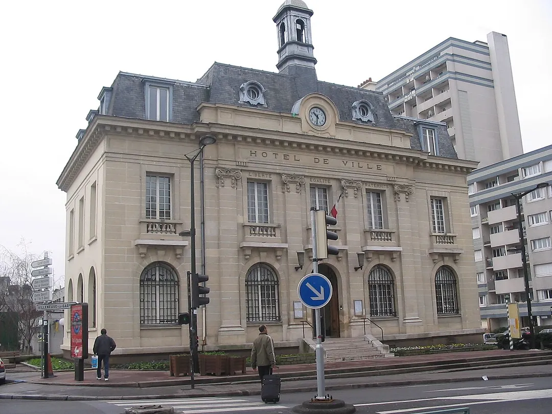 Mairie de l'Ile-Saint-Denis (93). Je suis l'auteur du cliché pris au printemps 2005
Town hall of l'Ile-Saint-Denis (Seine-Saint-Denis, France), I have taken this picture myself

Licensing
fr:Catégorie:L'Île-Saint-Denis