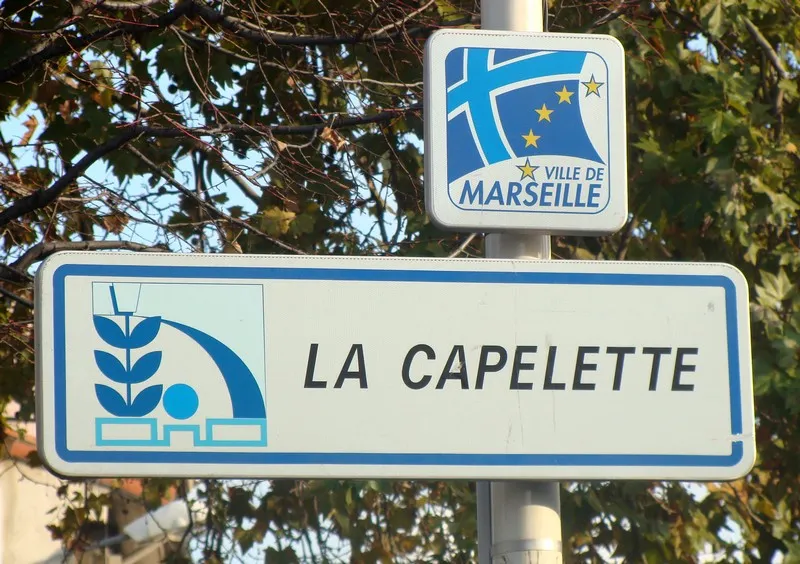 Panneau à l'entrée du quartier de la Capelette, à Marseille, 10e arr.