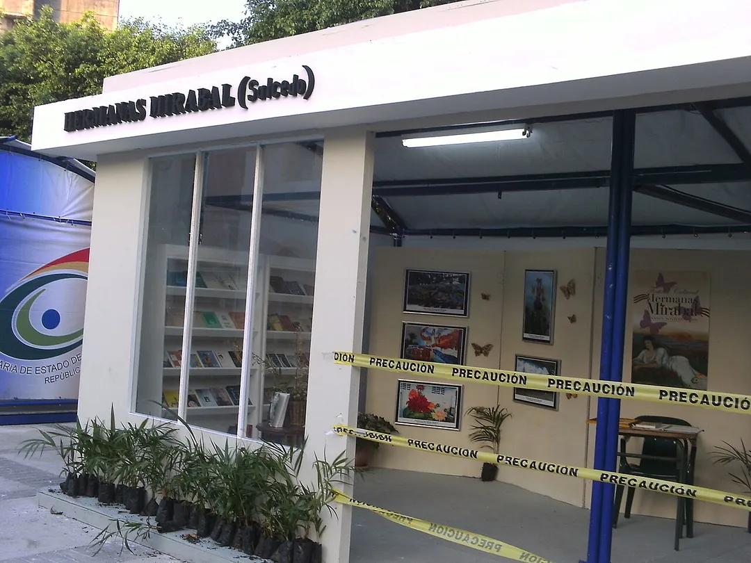 bookfair02.JPG