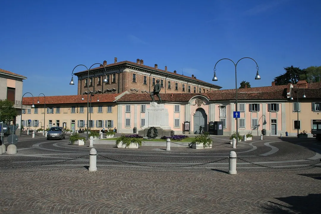 Lainate Vittorio Emanele II Square