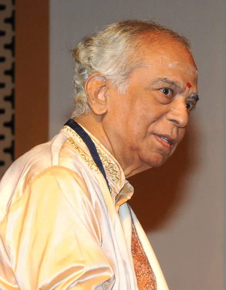 The President, Smt. Pratibha Devisingh Patil presenting the Sangeet Natak Akademi Fellowship-2009 to Shri Lalgudi G. Jayaraman for his outstanding contribution to Carnatic music, at the investiture ceremony of the Sangeet Natak Akademi Fellowships and Sangeet Natak Akademi Awards-2009, in New Delhi on September 28, 2010.