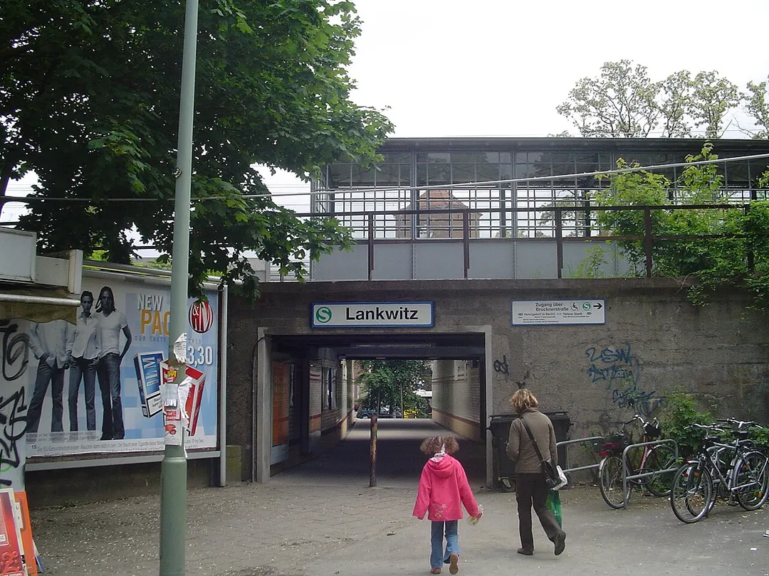 S-Bahnhof Lankwitz von Norden aus gesehen