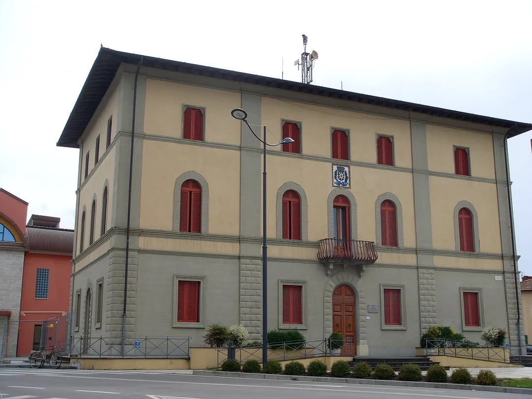 Municipio di Larciano (Provincia di Pistoia, Italia) nella piazza principale di San Rocco
