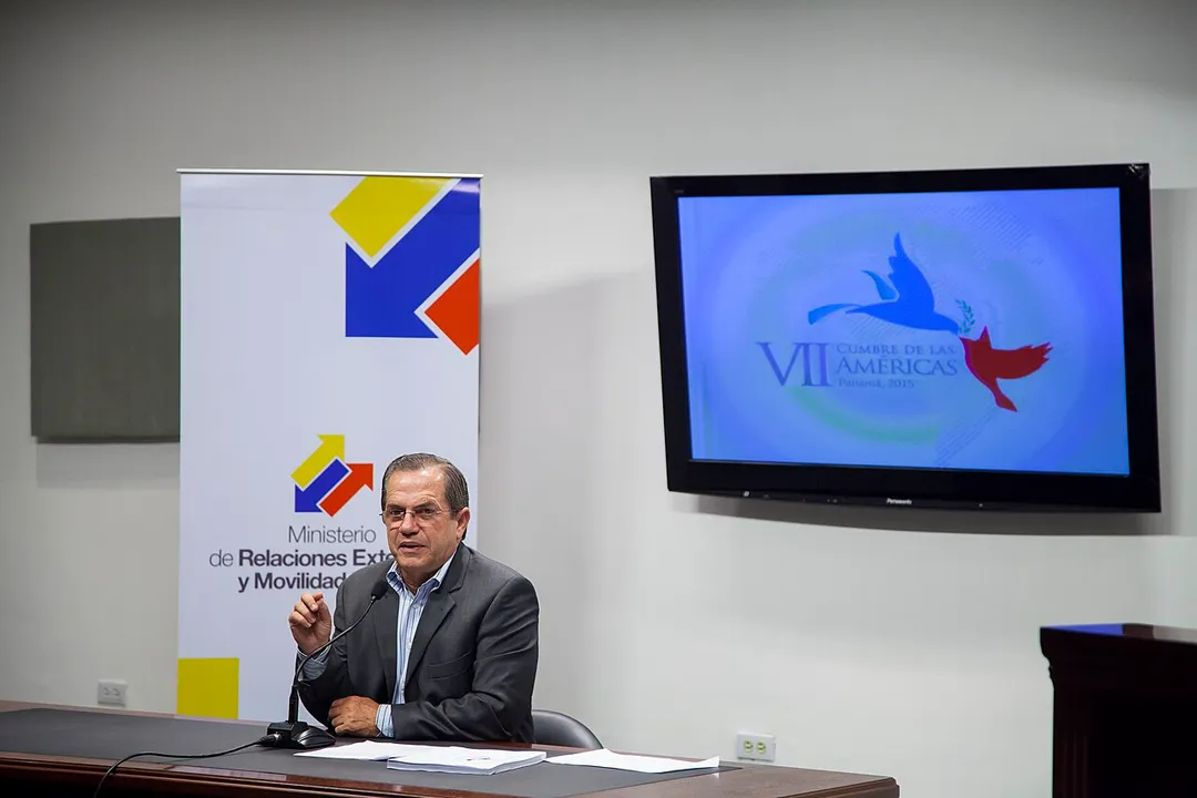 Quito, (Ecuador). 08 de abril de 2015. El Canciller, Ricardo Patiño en rueda de prensa habla sobre la posición del Ecuador en la Cumbre de la Américas que se realizará en Panamá los días 10 y 11 de abril de 2015. Carlos Pozo Albán / Cancillería Ecuador.