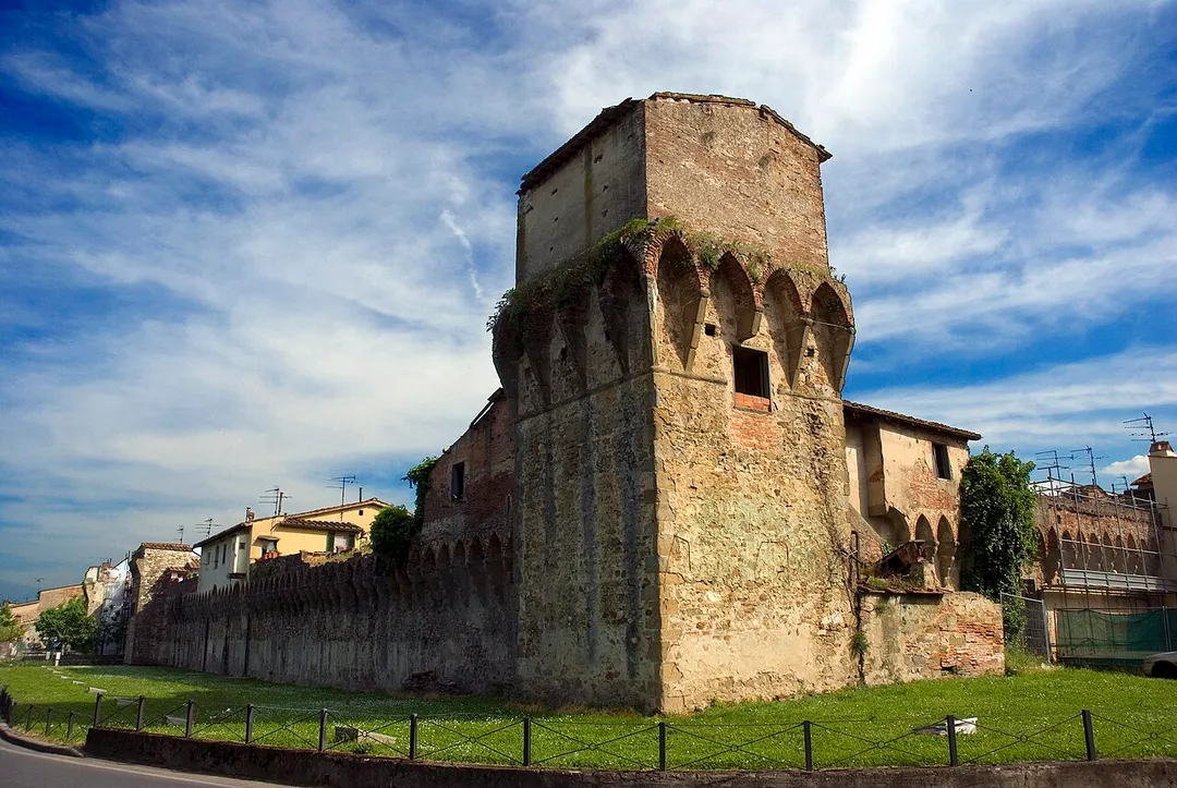 mura di lastra a signa
