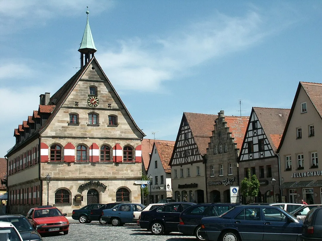 Altes Rathaus und Marktplatz in Lauf an der Pegnitz