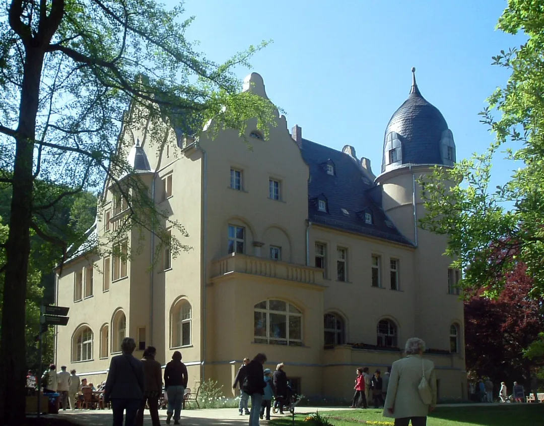 Villa Jahr at Tschaikowskistraße 39 in Gera, Germany; built in 1905/07 by architect Rudolf Schmidt; photographed during Bundesgartenschau 2007